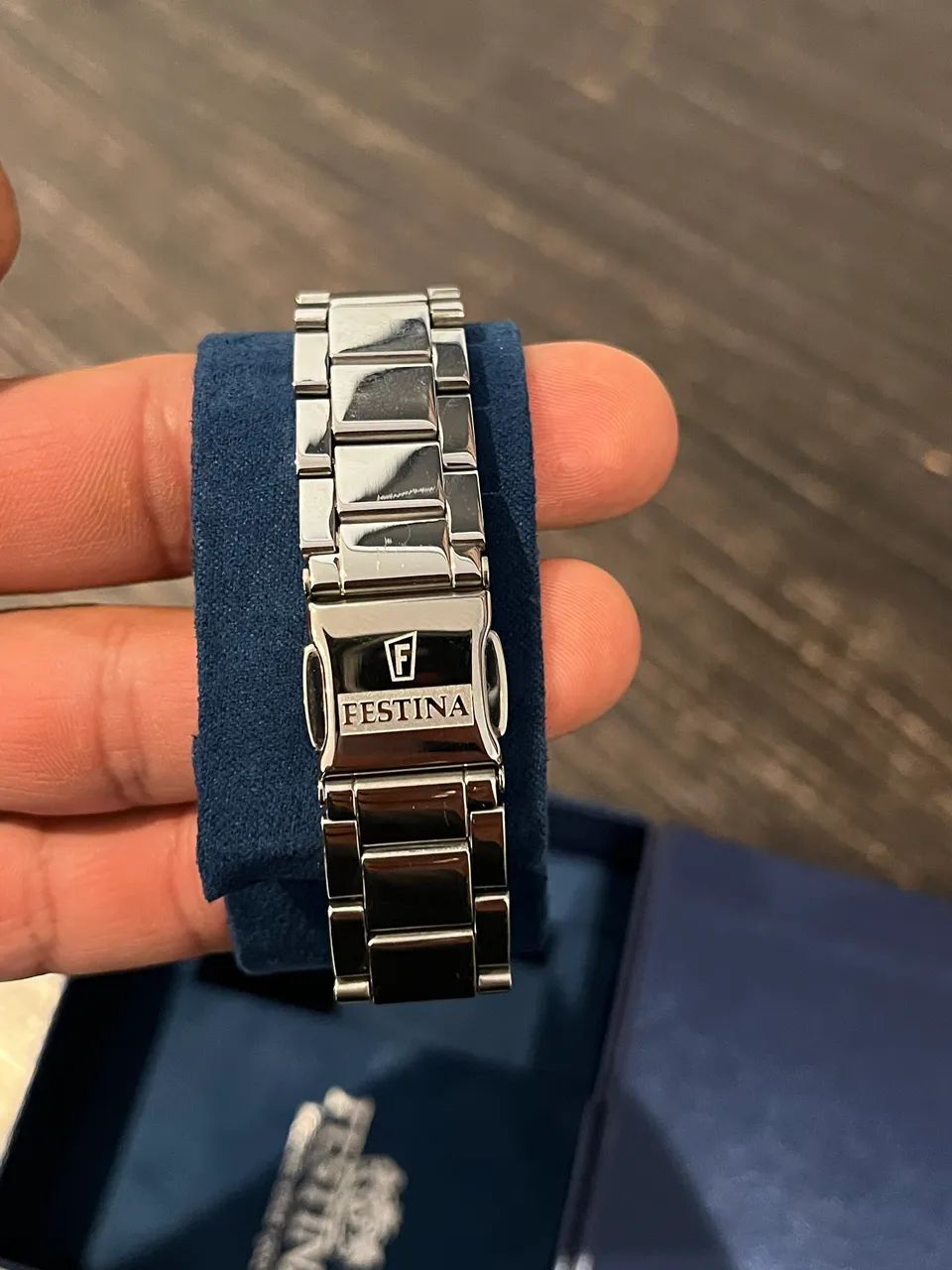 Relógio Festina com mostrador cinza e pulseira de aço inoxidável - Foto 3