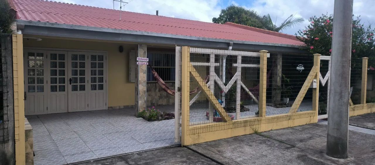 Aluguel por temporada, Casa 3 Dormitório, Suíte e bem localizada  - Foto 3