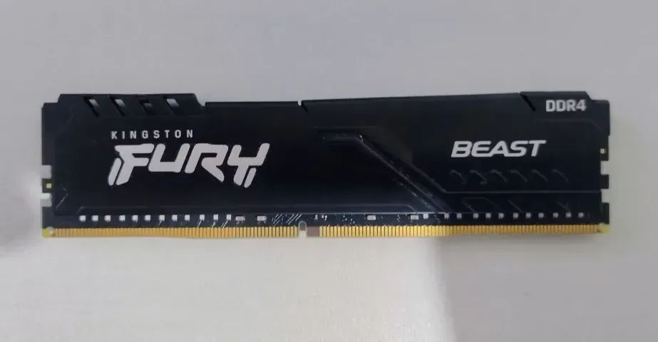 Memoria Ram kingston (16x1) 16gb 3200MHZ (Usada)