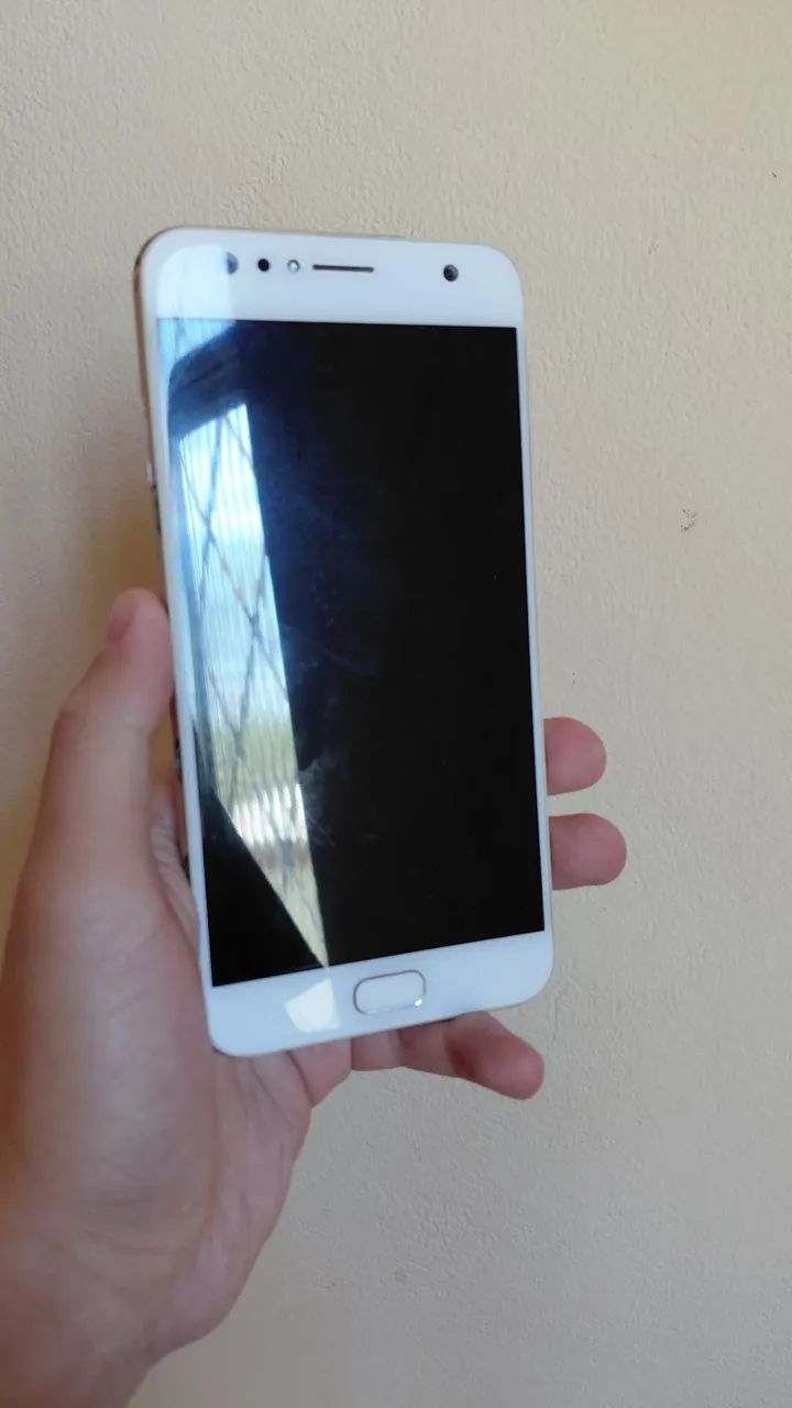 Asus Zenfone Selfie 4 