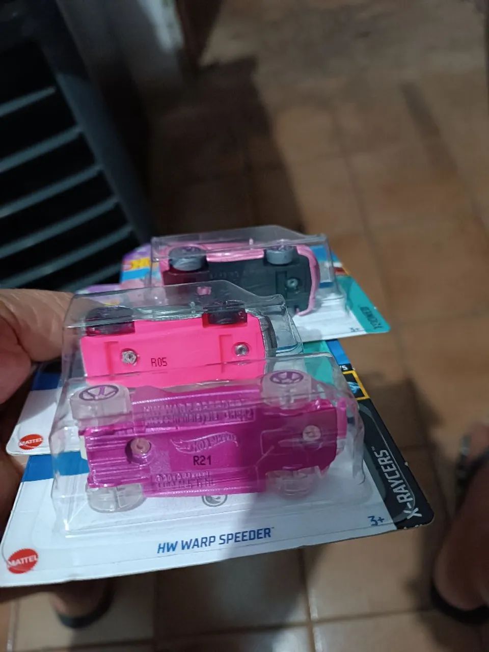 Carrinho Hot Wheels 3 unidades  - Foto 2