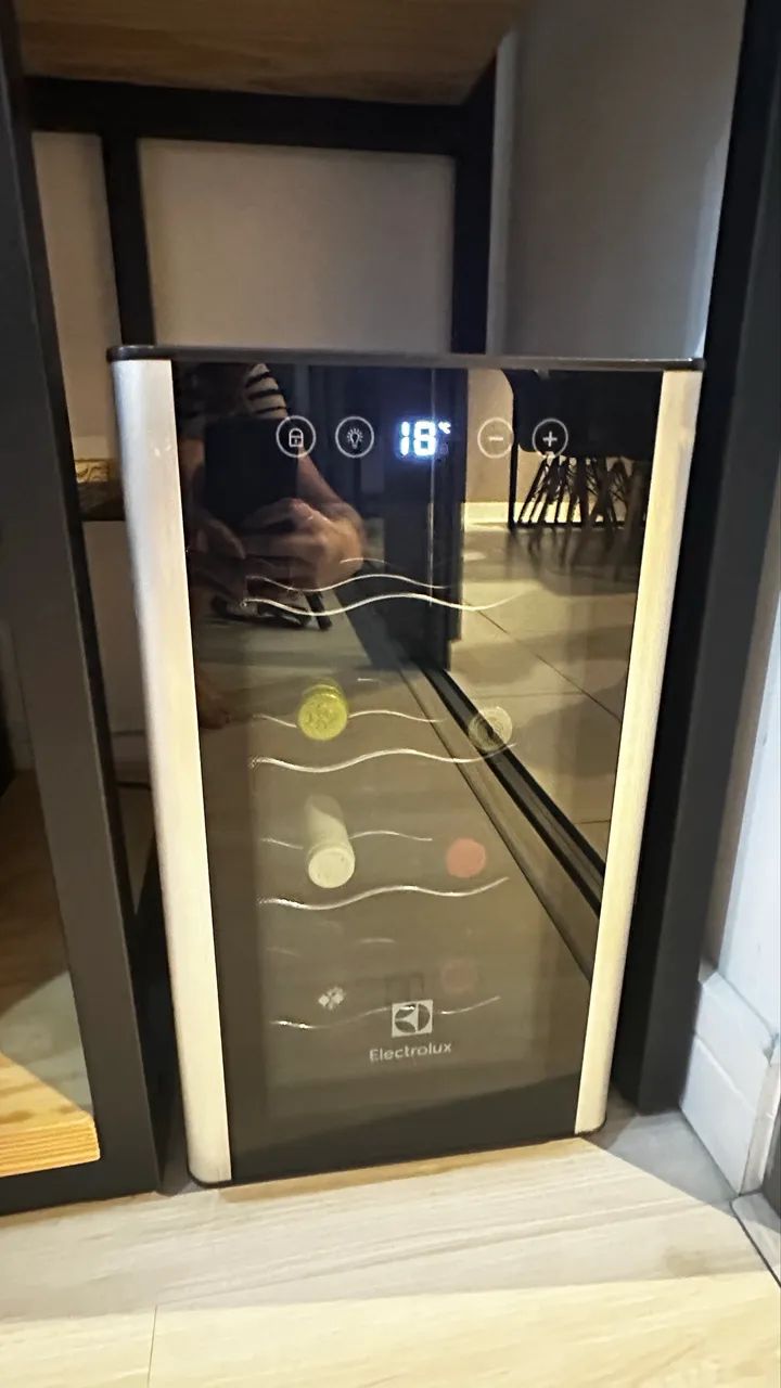 Adega Electrolux 8 Garrafas