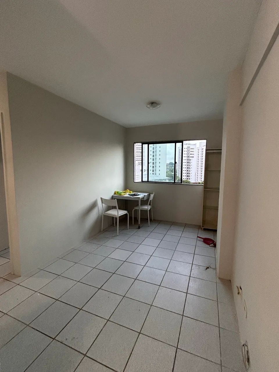 Alugo apartamento no bairro Parnamirim