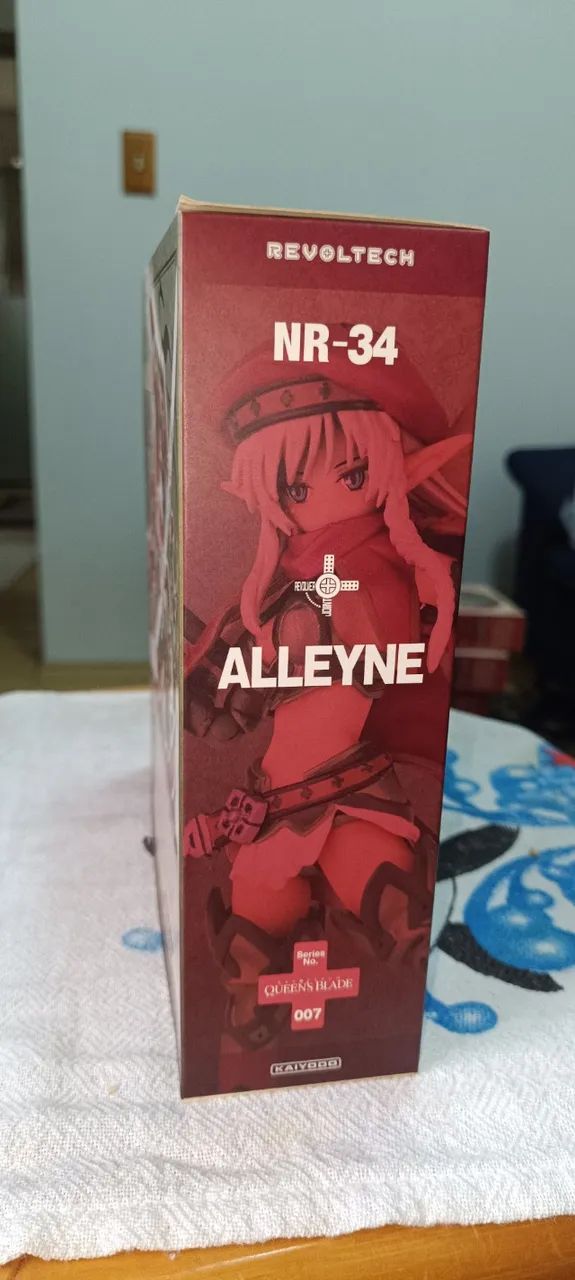 007 - Alleyne - Queens Blade - Revoltech - Foto 2