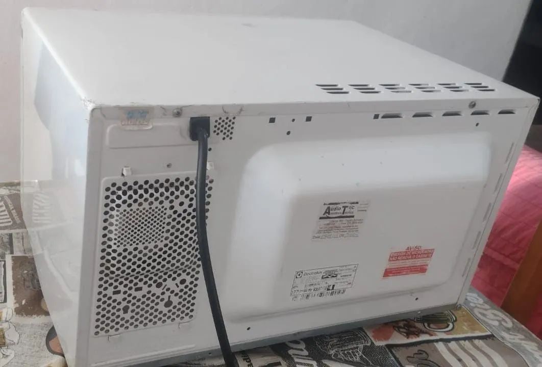 Microondas Eletrolux 31 litros - Foto 2