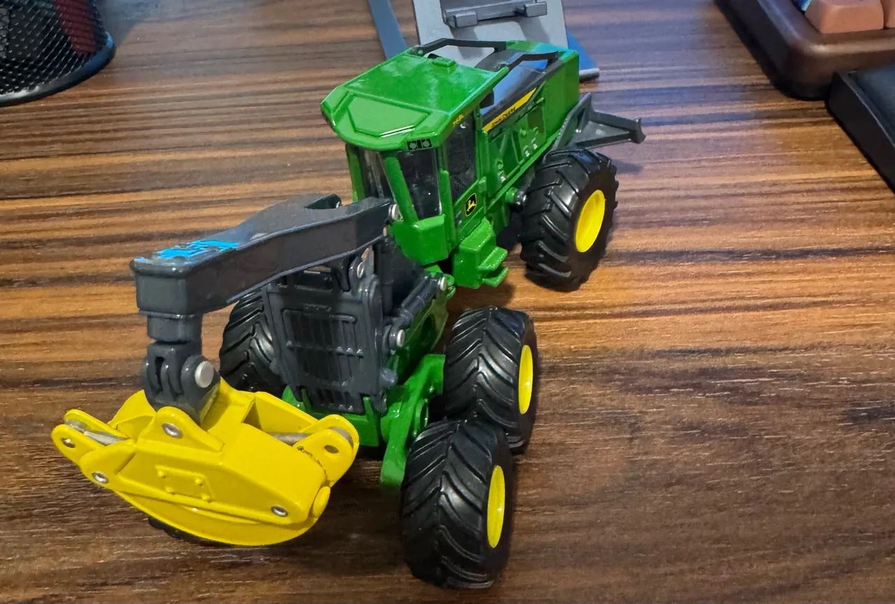 Miniatura John Deere Auto skidder 768LII 1/64  - Foto 2