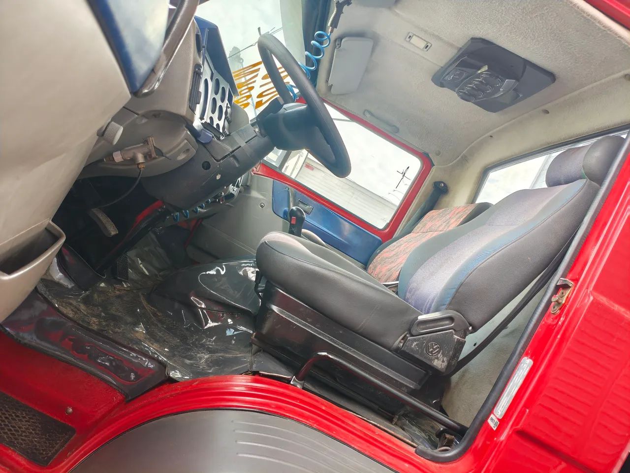 Volks 13180 2010 /  Truck Baú 8. Metros  - Foto 9