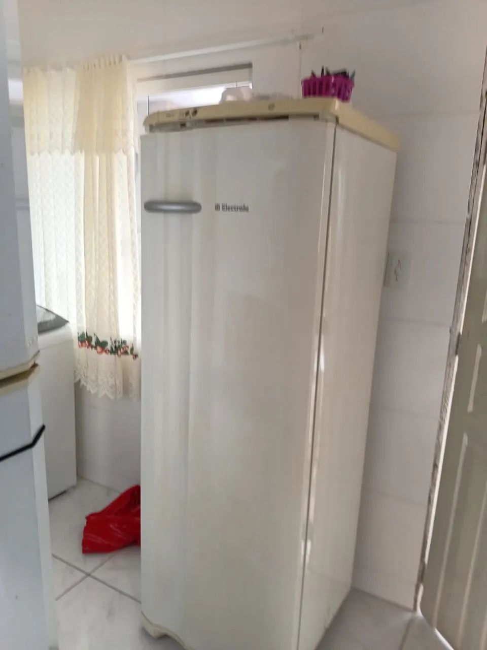 Vendo geladeira eletrolux