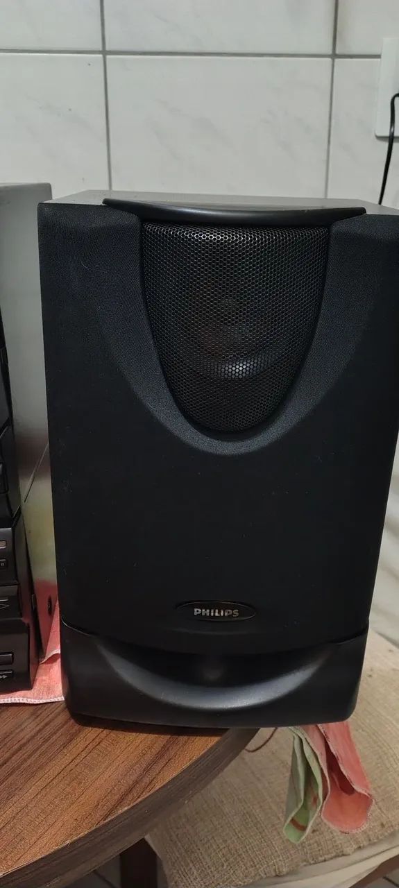 Duas caixas de som Philips 