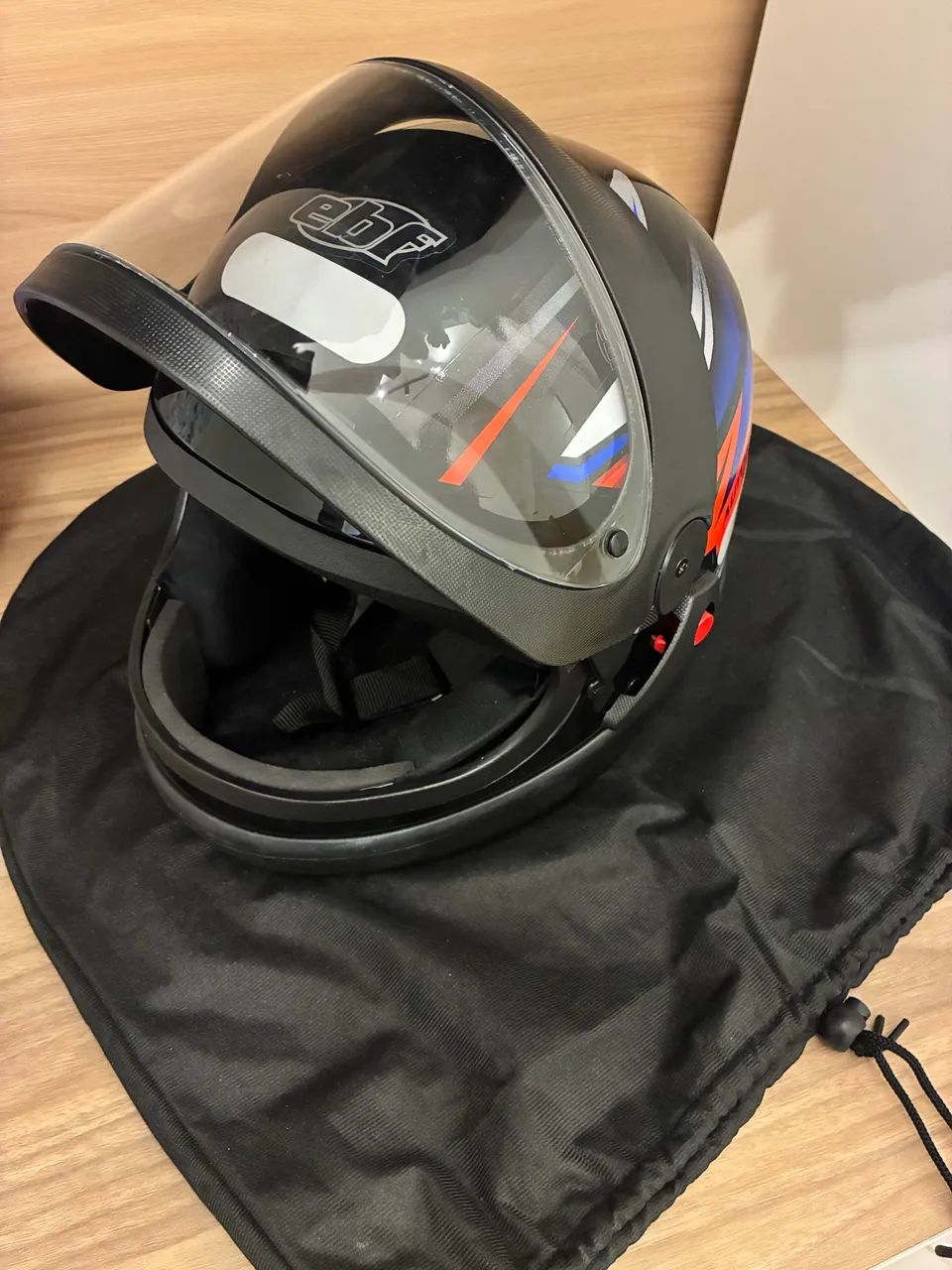 Capacete