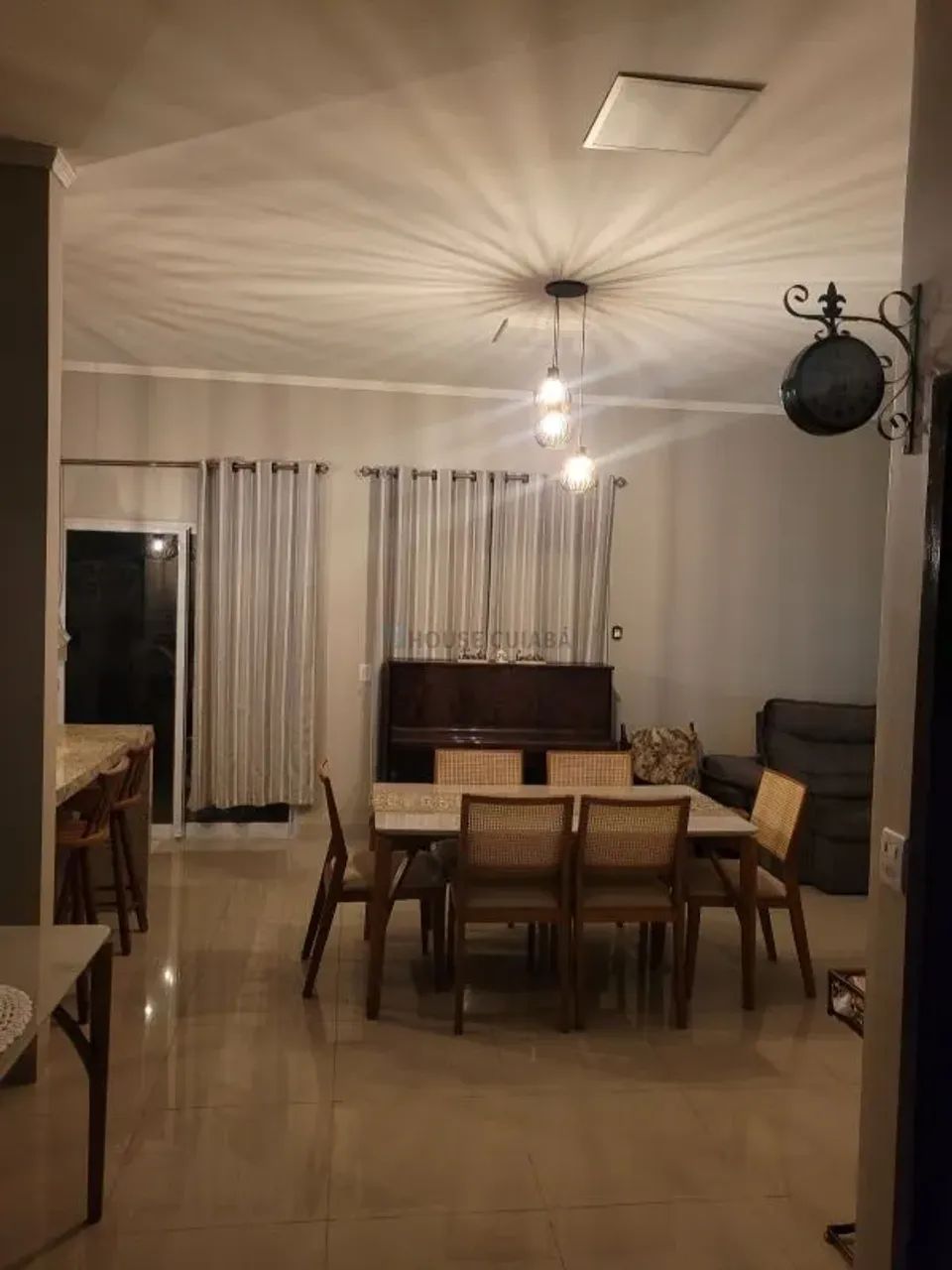 CASA AMPLA + TERRENO EXTRA À VENDA
