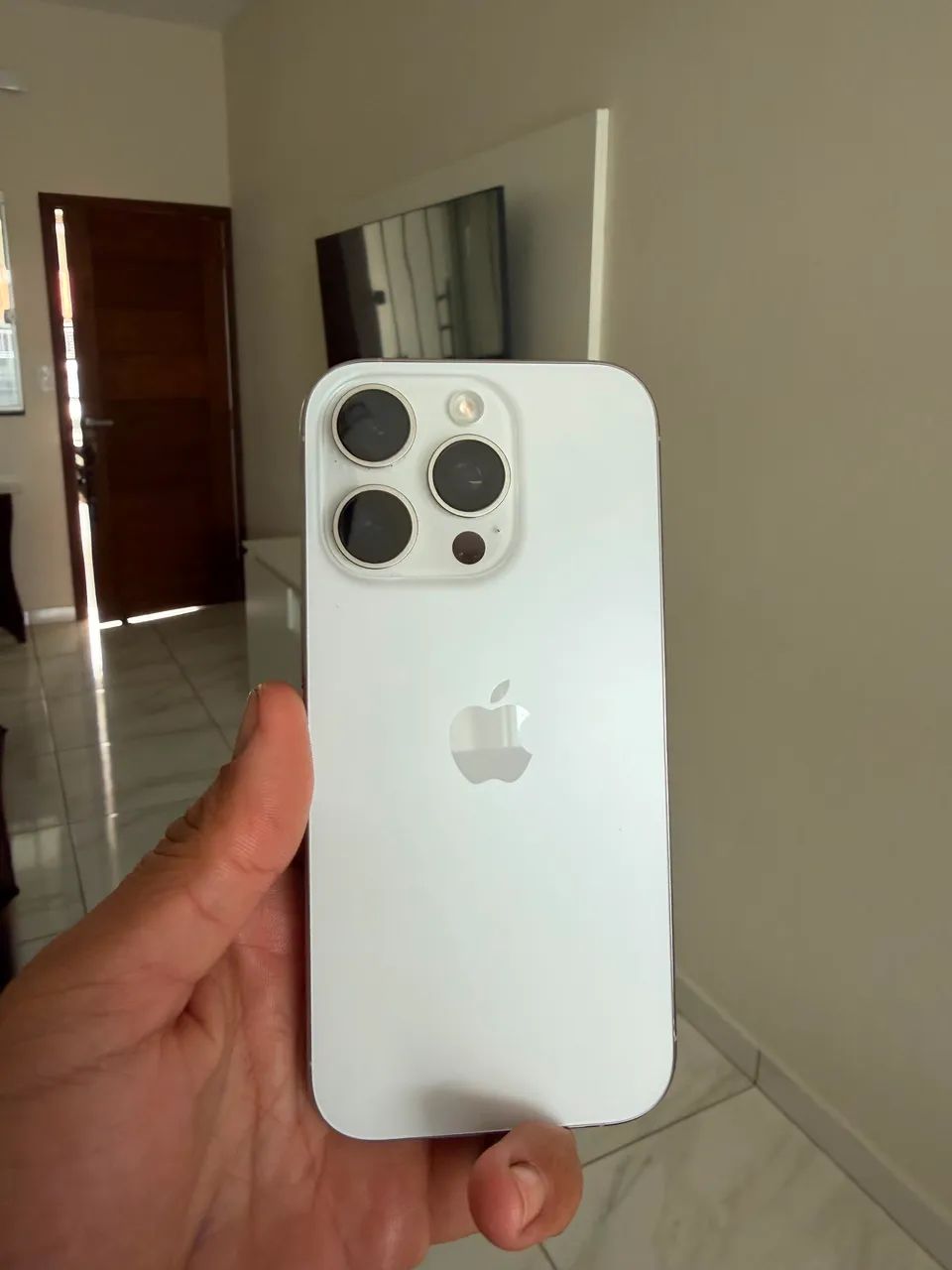 Vendo IPhone 16 pro  - Foto 3