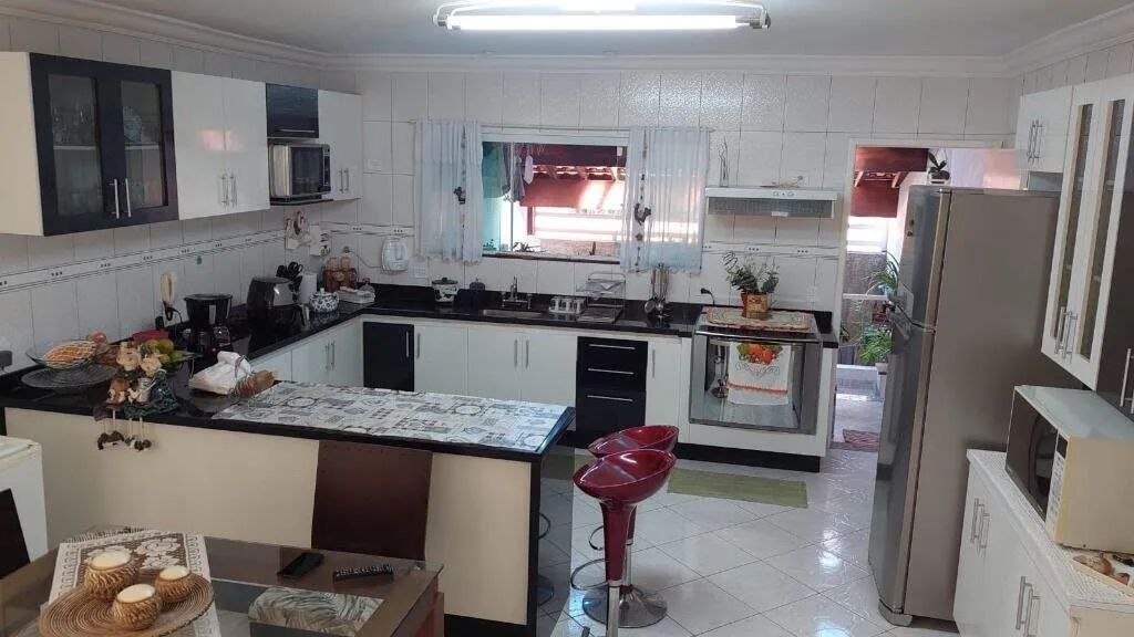 Sobrado Residencial 4 Quartos com 4 Vagas | Vila Eldízia, Santo André