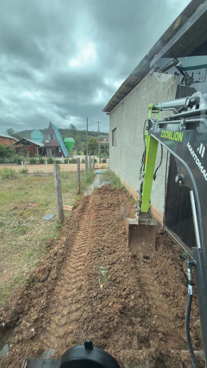 Mini escavadeira - prestação de serviço  - Foto 4