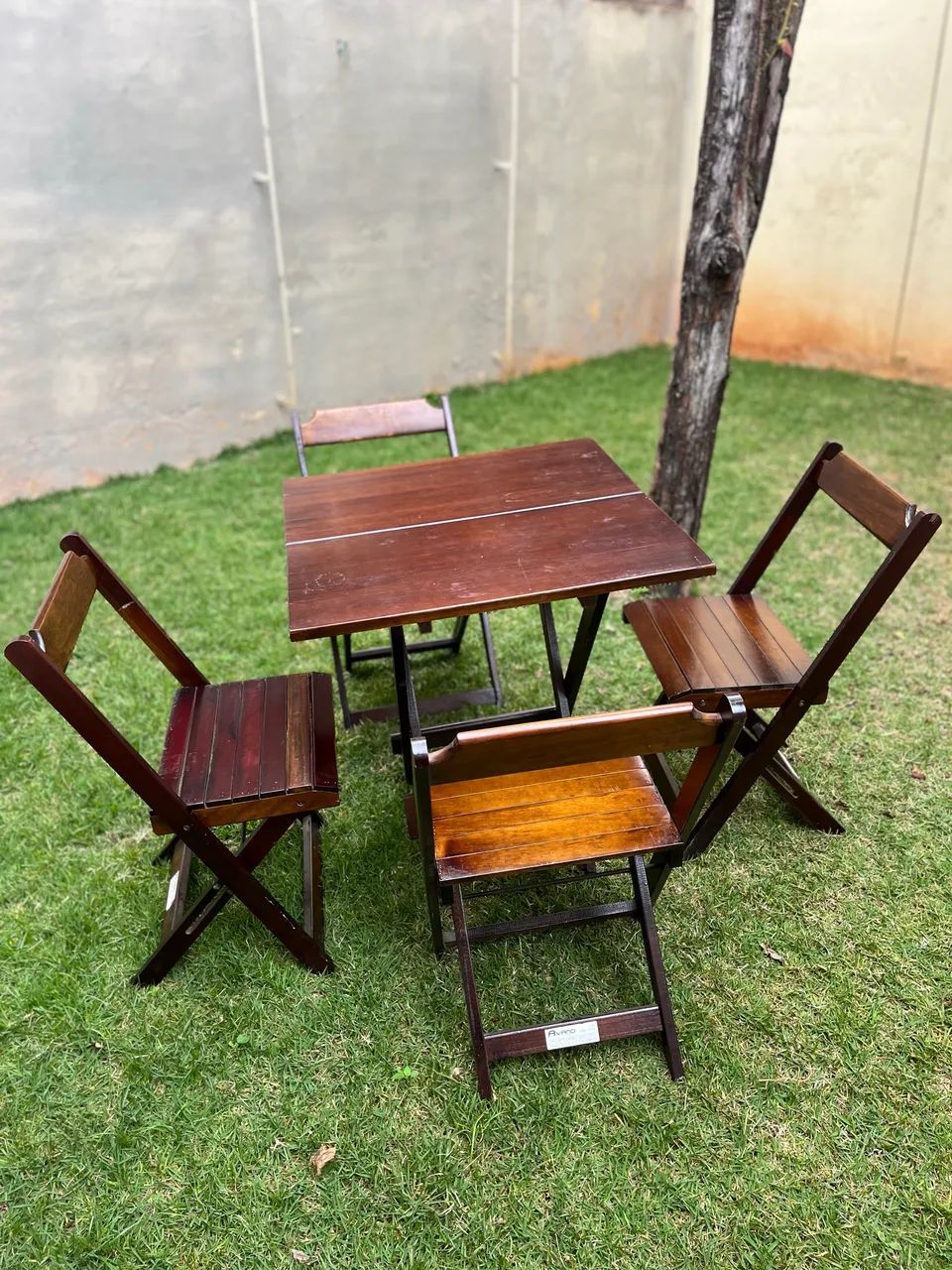 Conjunto de mesa com 4 cadeiras 