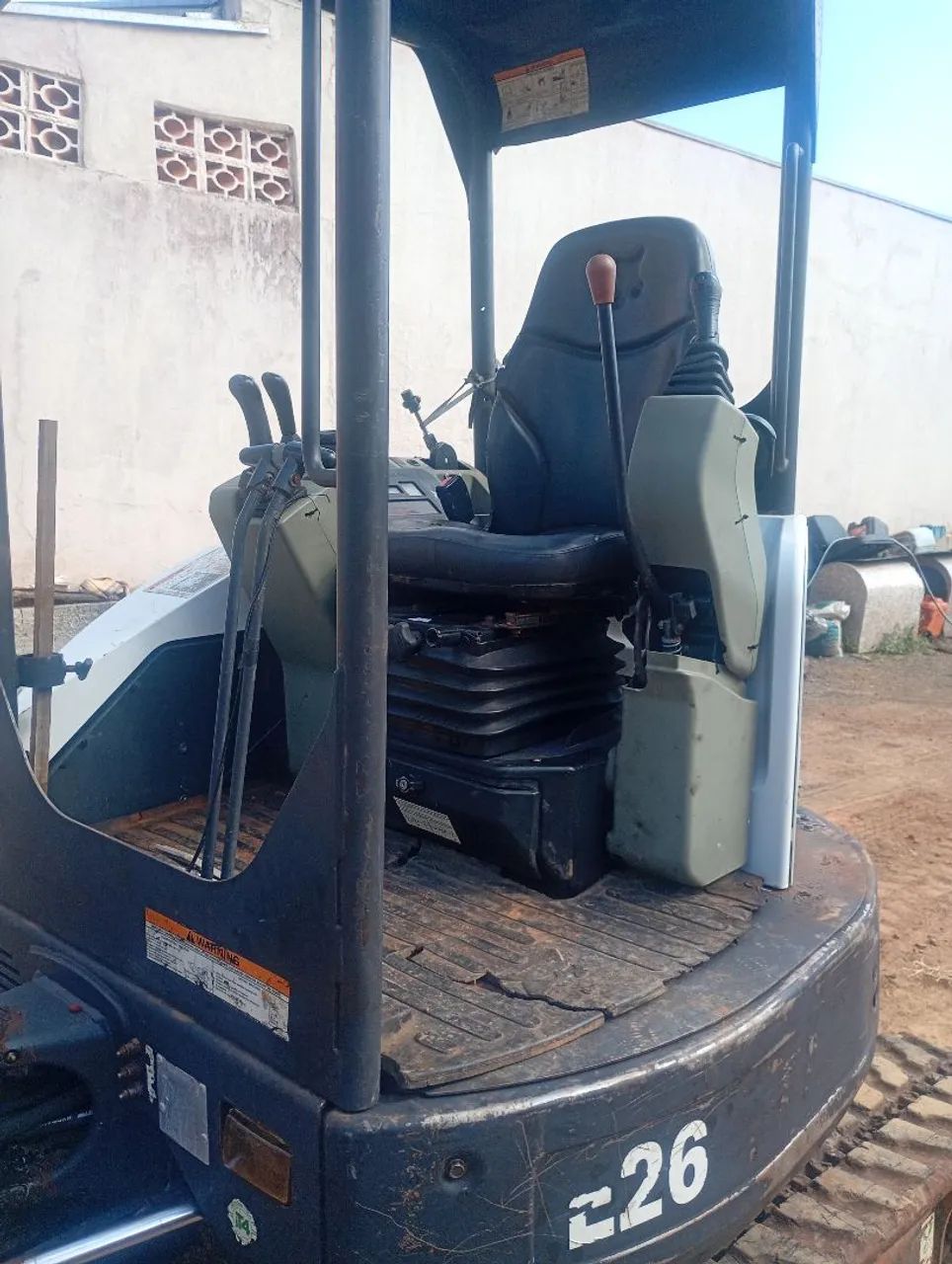 Mini escavadeira Bobcat E26 2013 - Foto 4