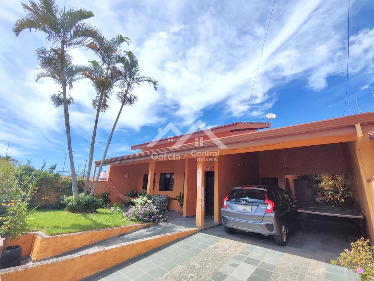 Casa em Peruíbe com piscina REF: 8569