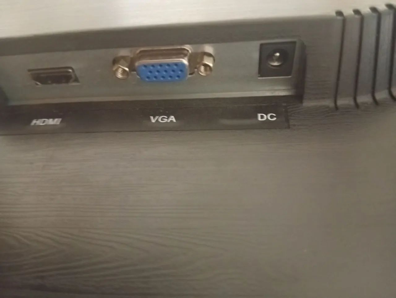MONITOR 19 POLEGADAS VGA E HDMI443789776037488642