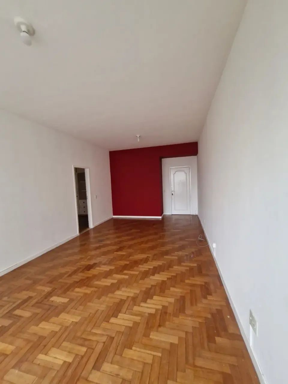 Apartamento para aluguel tem 148 metros quadrados com 4 quartos