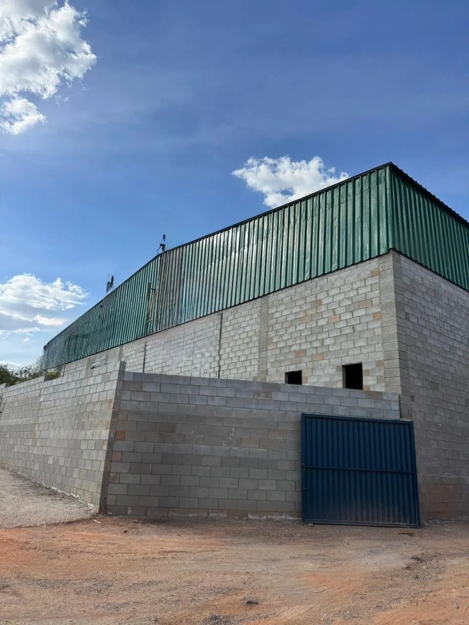 Barracão Galpão com 700m² George Oetterer Iperó - SP