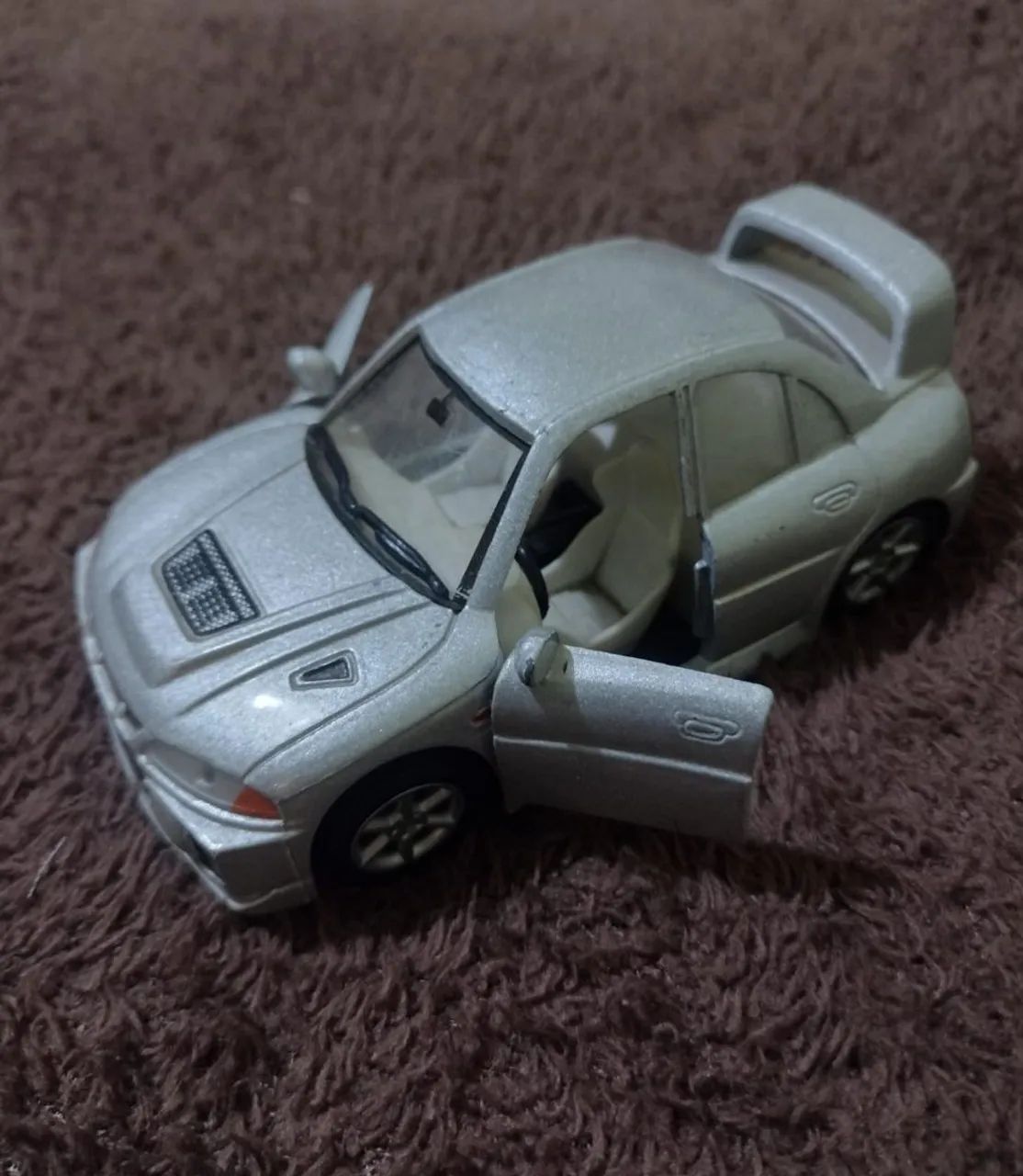Miniatura Mitsubishi Lancer Evolution - Kinsmart  - Metal