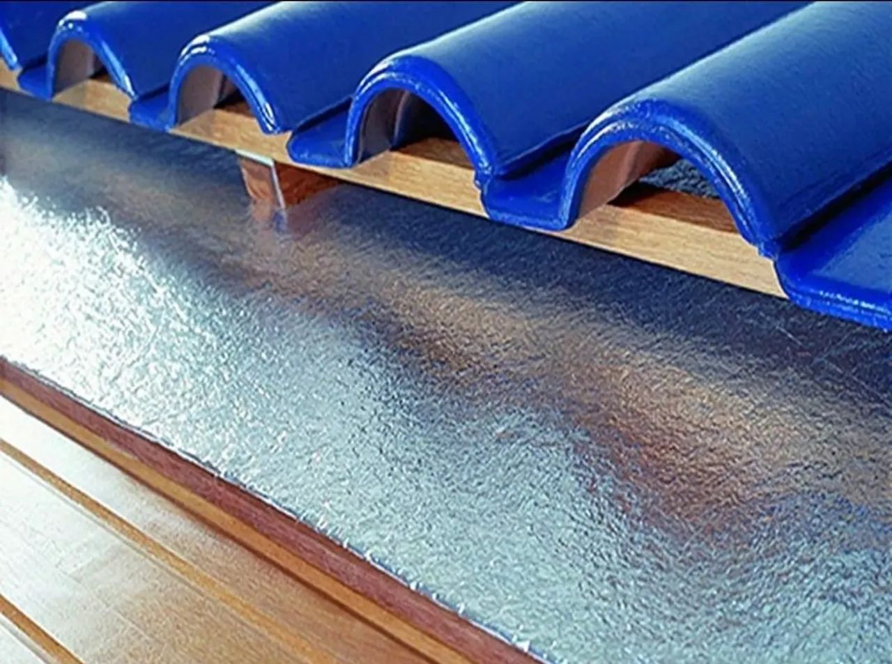 Manta térmica 3TC 55m2 cada rolo com face inferior branca com acessorios - Foto 2