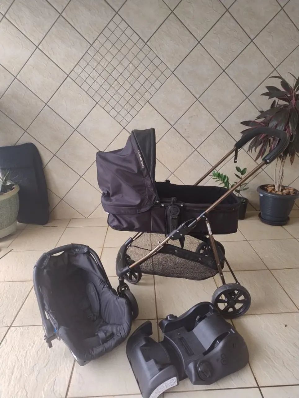 Carrinho Galzerano completo com Moisés e suposte  para o carro