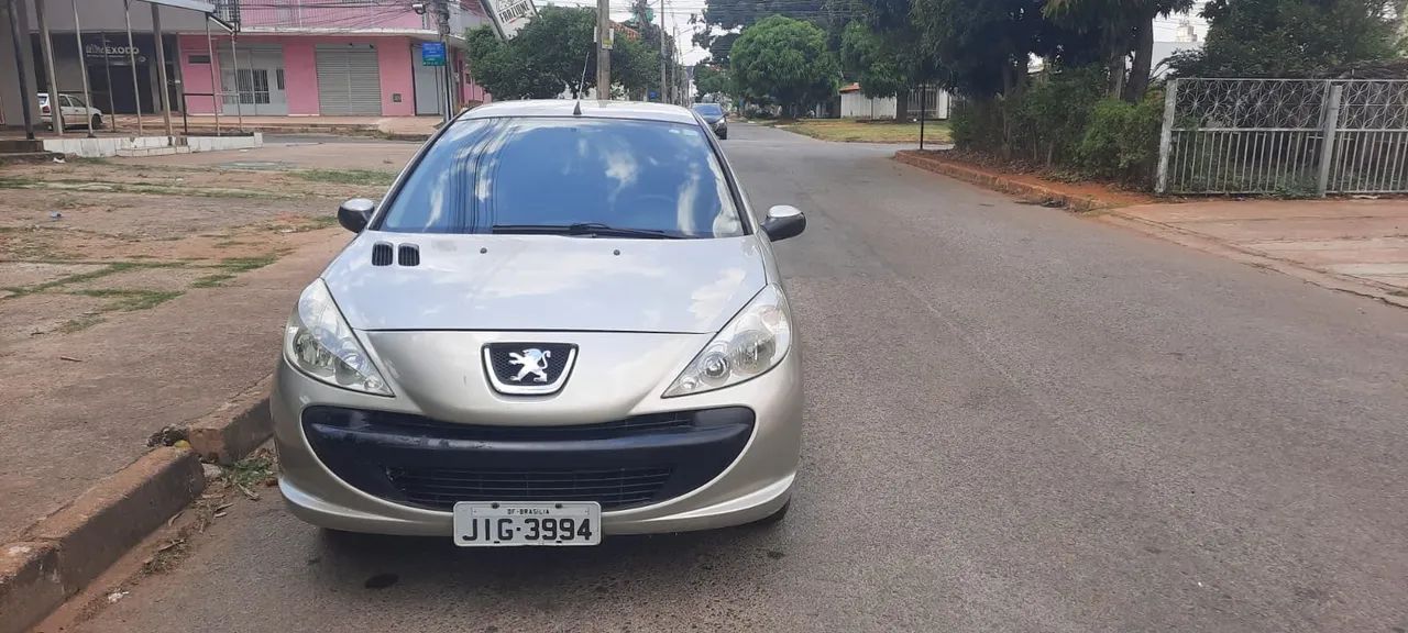Peugeot 207 207 XR 1.4 FLEX 8V 5P 2010