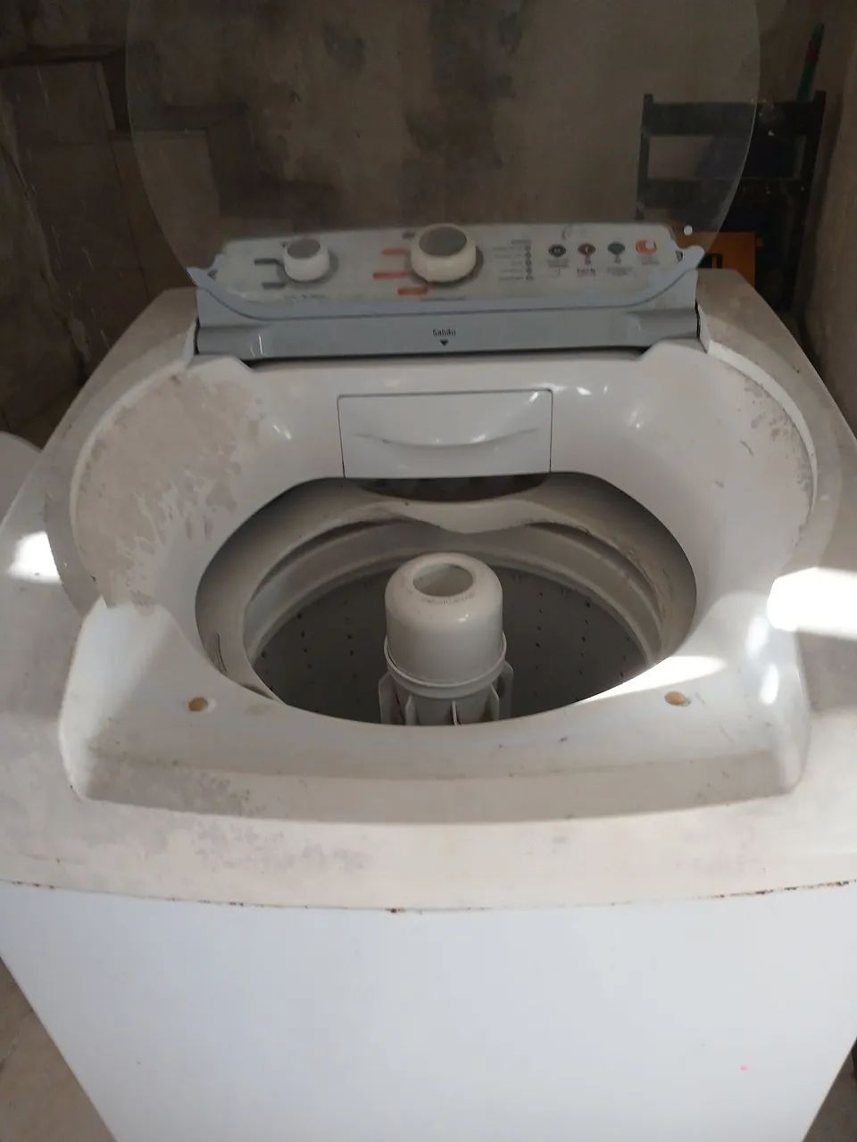 Uma maquina de lavar funcionando perfeitamente  - Foto 2