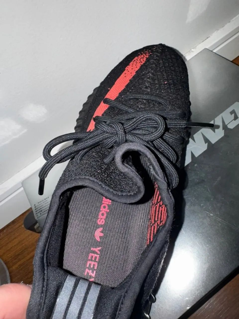 Yeezy Boost 350 v2 Core Black Red - Foto 5