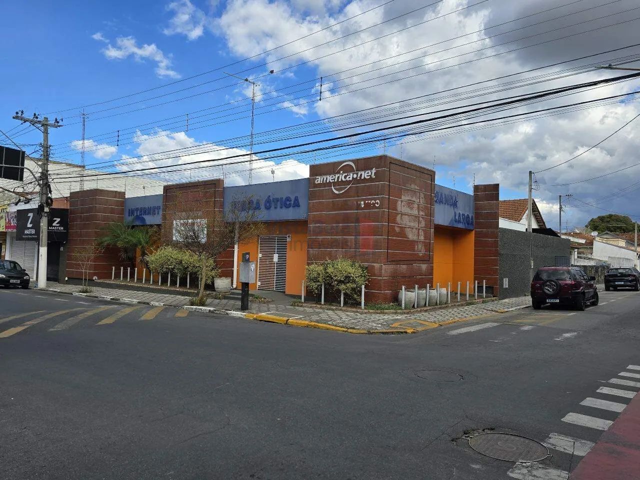 Comercial para aluguel, 2 vagas, Centro - Pindamonhangaba/SP