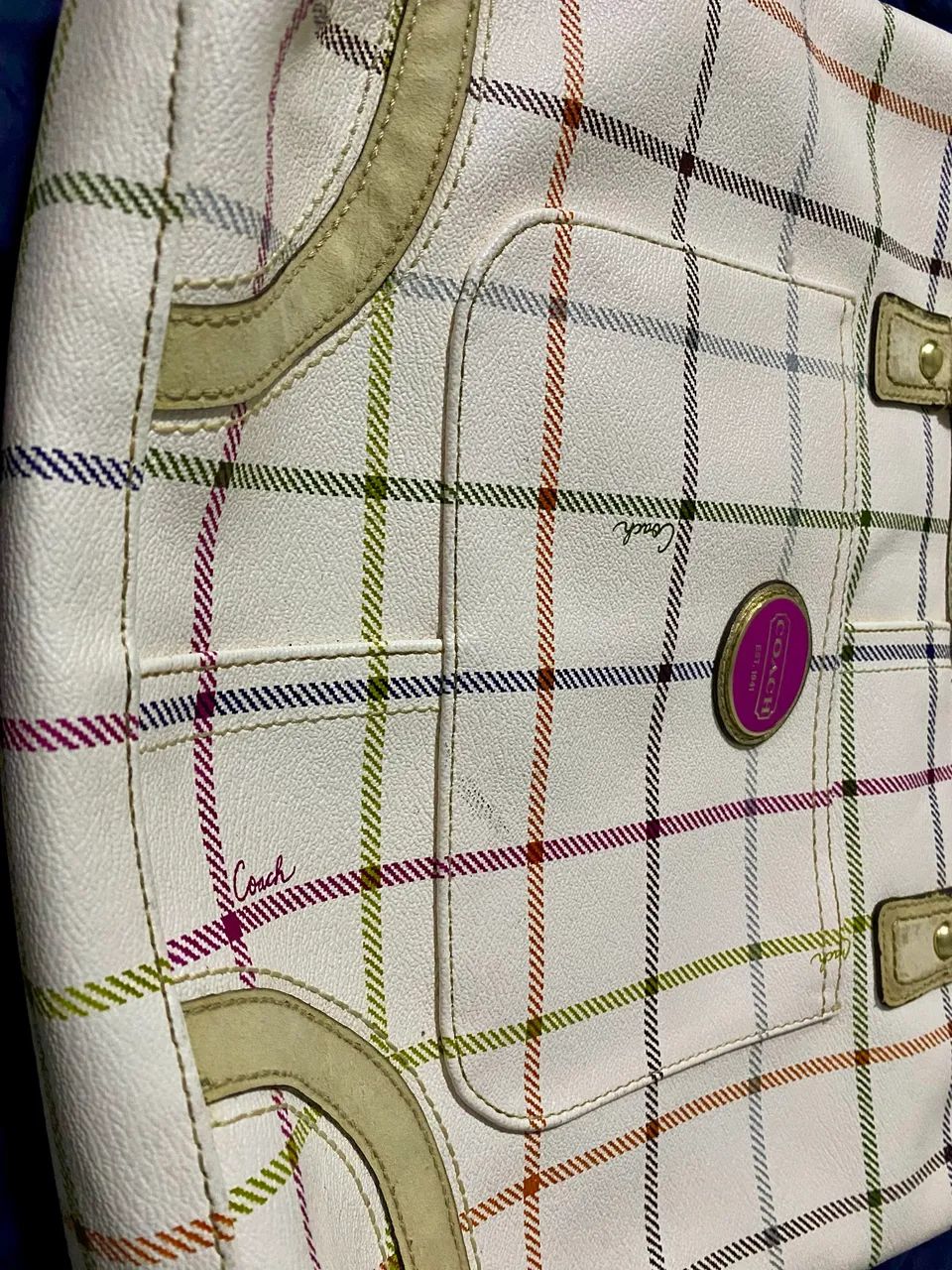 Lindíssima bolsa quadriculada Coach  - Foto 3