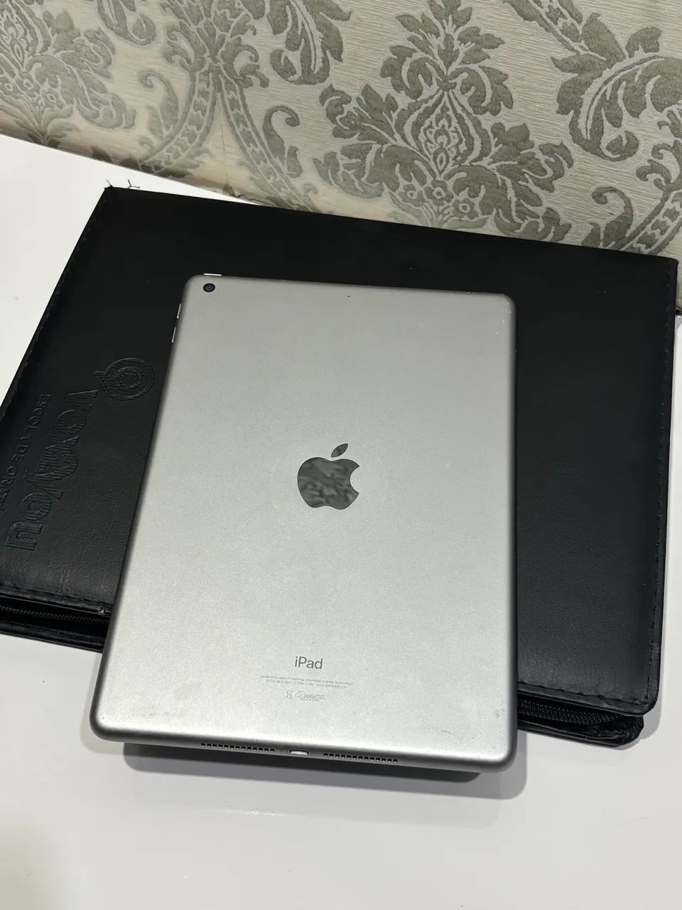iPad de 6ª geração, 32 gb, com caneta