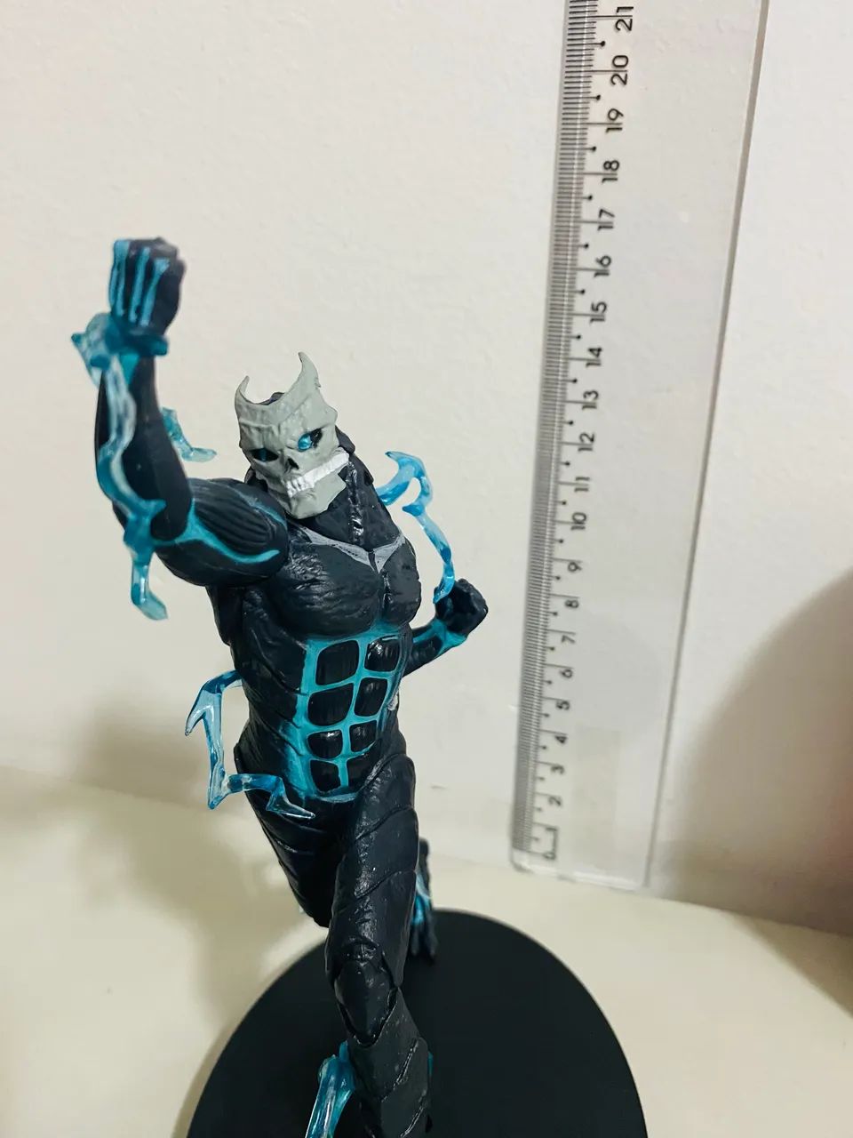 Action figure kaiju n8