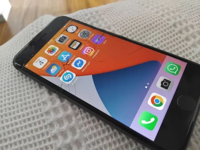 iPhone 8 tela rachada - Foto 2
