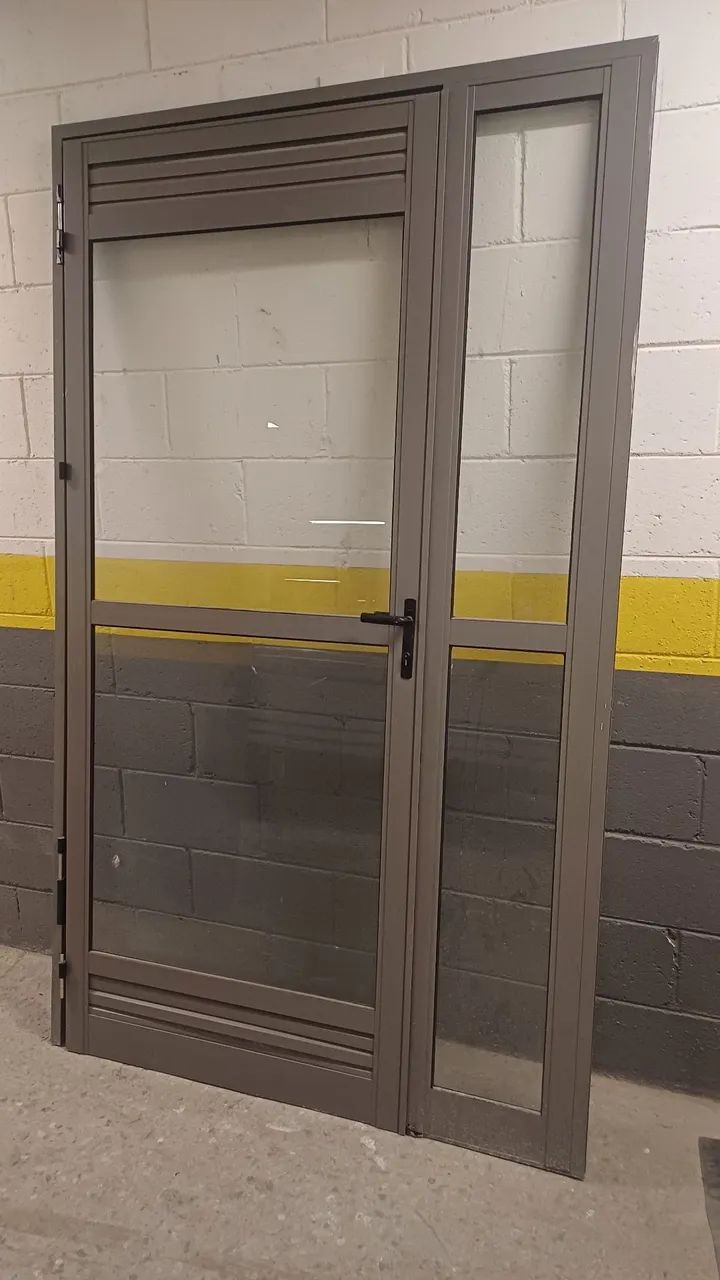 Porta para lavanderia ou área de serviço 1,20x2,14 Direita. - Foto 2