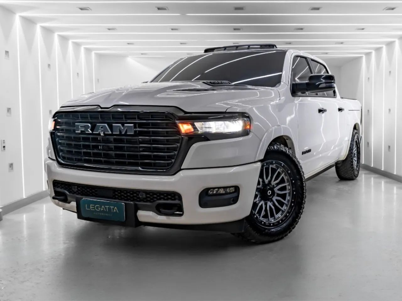 Ram 1500 1500 LARAM. NIGHT ED. BI-TB 3.0 4x4 Aut. 2025