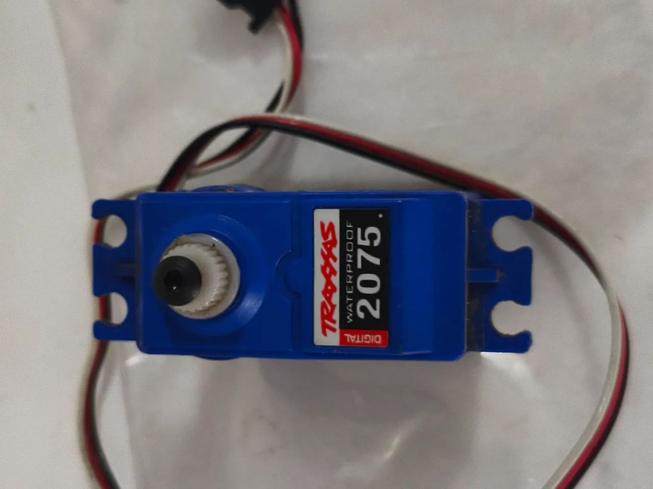 Servo traxxas 2075 usado