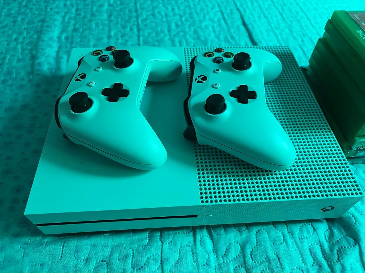 X Box One S 1 TB completo + 2 controles