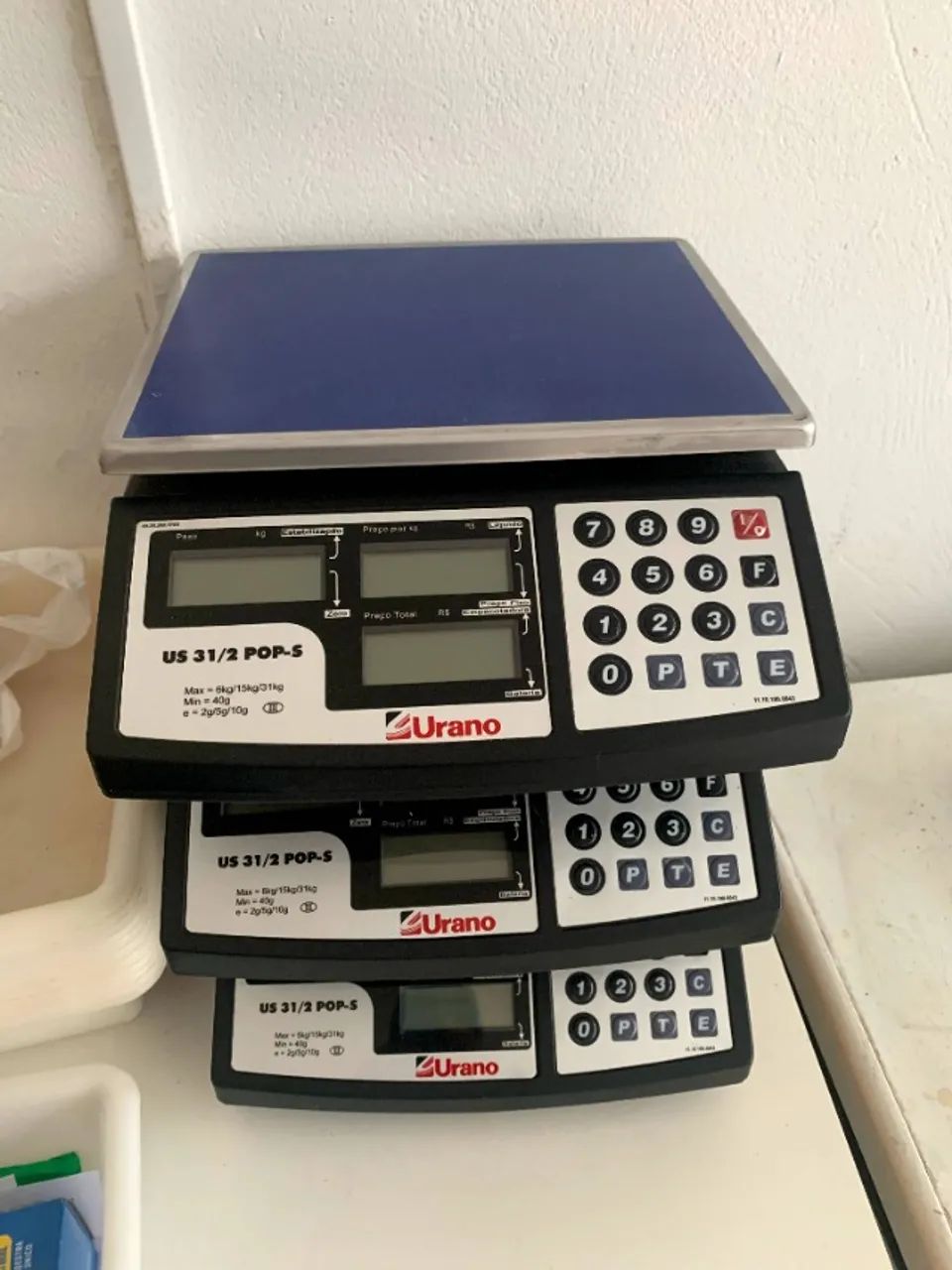 Lote de balanças comerciais digitais Urano