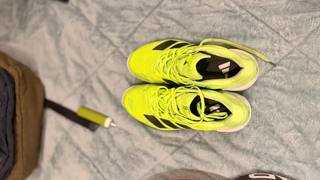 Tenis adidas 
