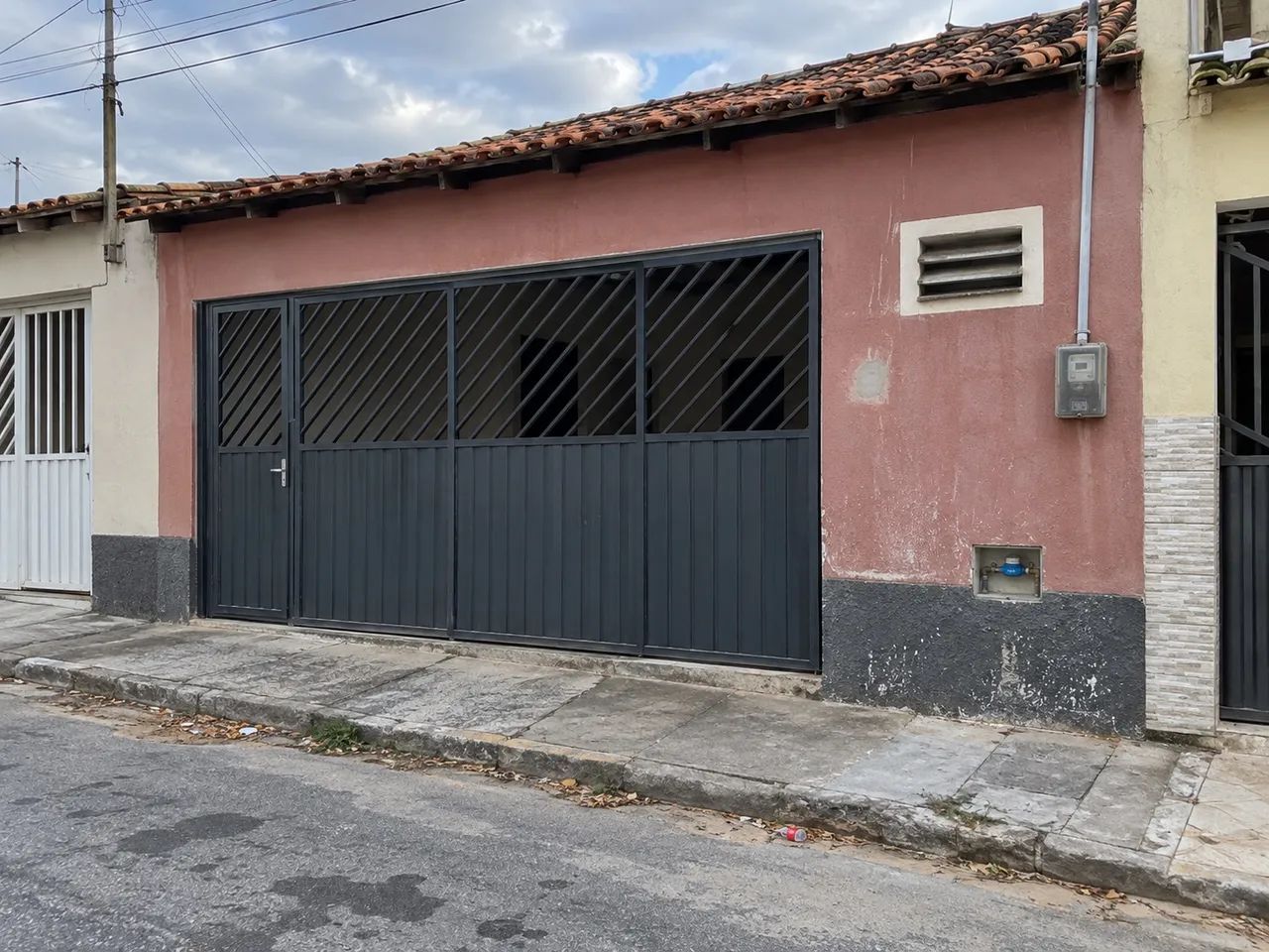 Cada a venda no ANCURI, com 2 quartos 