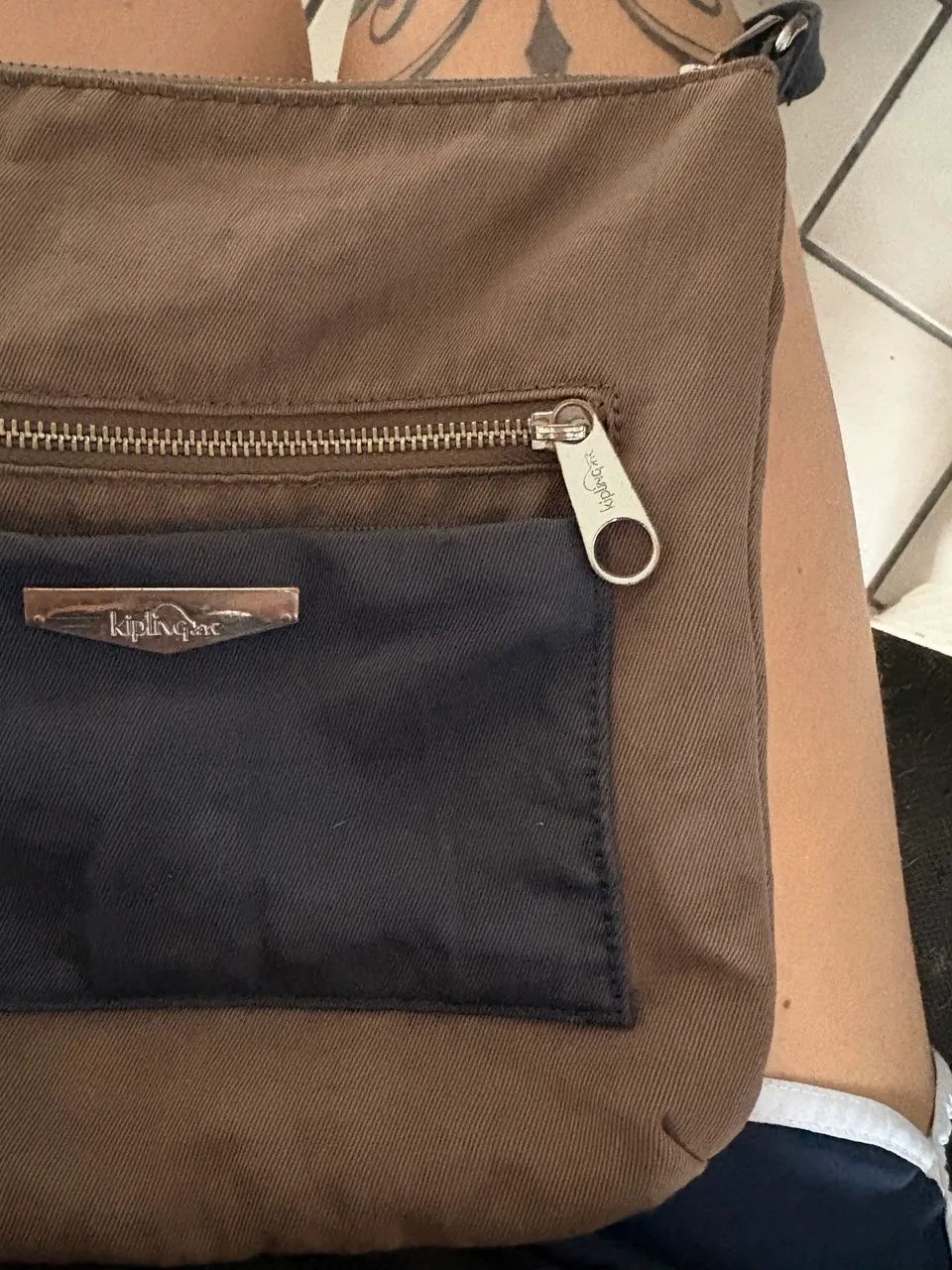 Bolsa kipling marrom - Foto 2