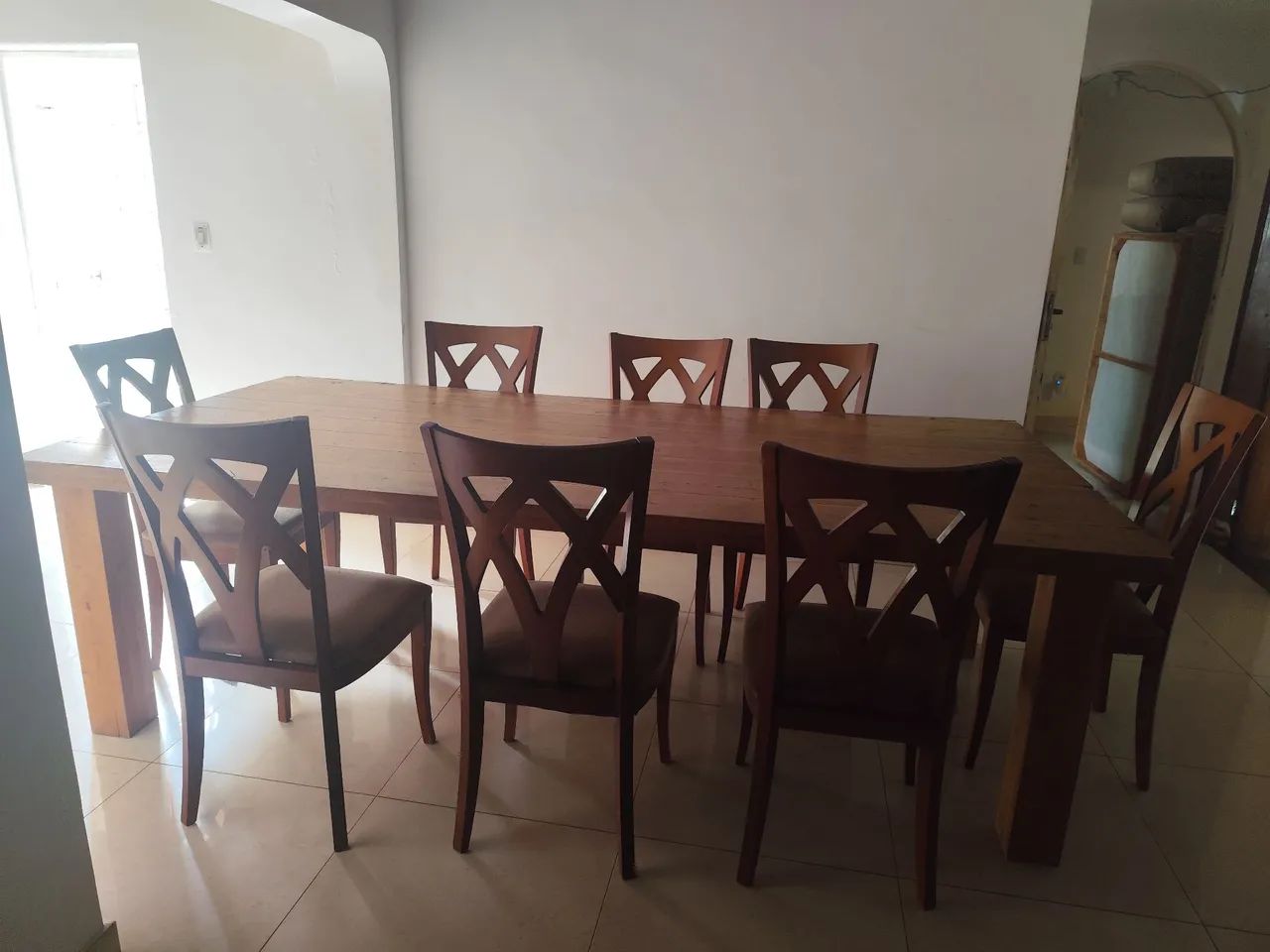 Mesa em madeira maciça Sierra com 8 cadeiras - Foto 3