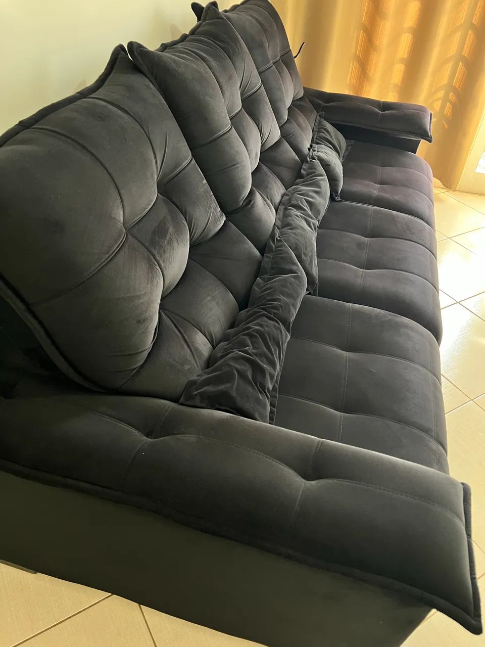 Sofá Retrátil Preto469163560519618563