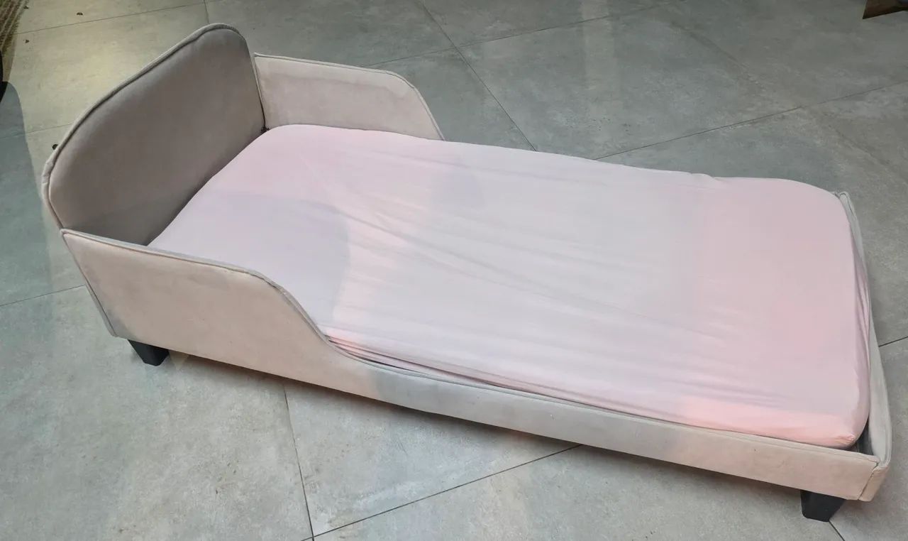 Cama estofada para criança!