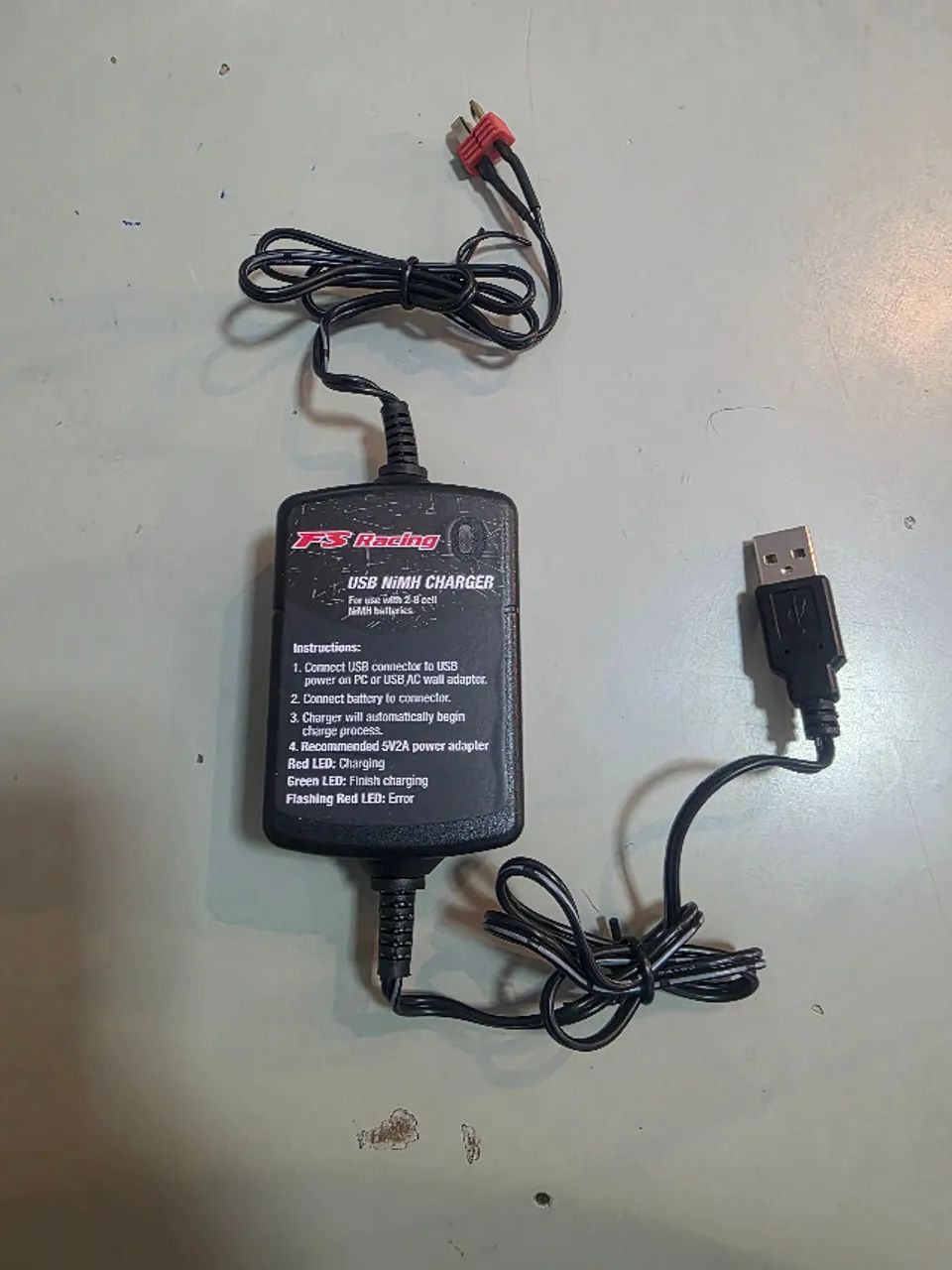 Carregador FS Racing USB NiMH 2 até 8 celulas