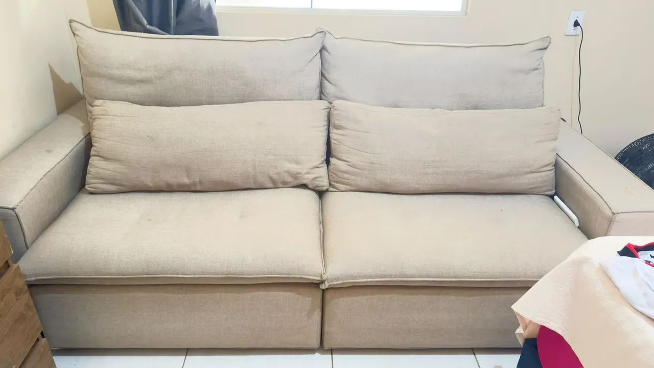 Vendo sofá de três lugares  - Foto 2