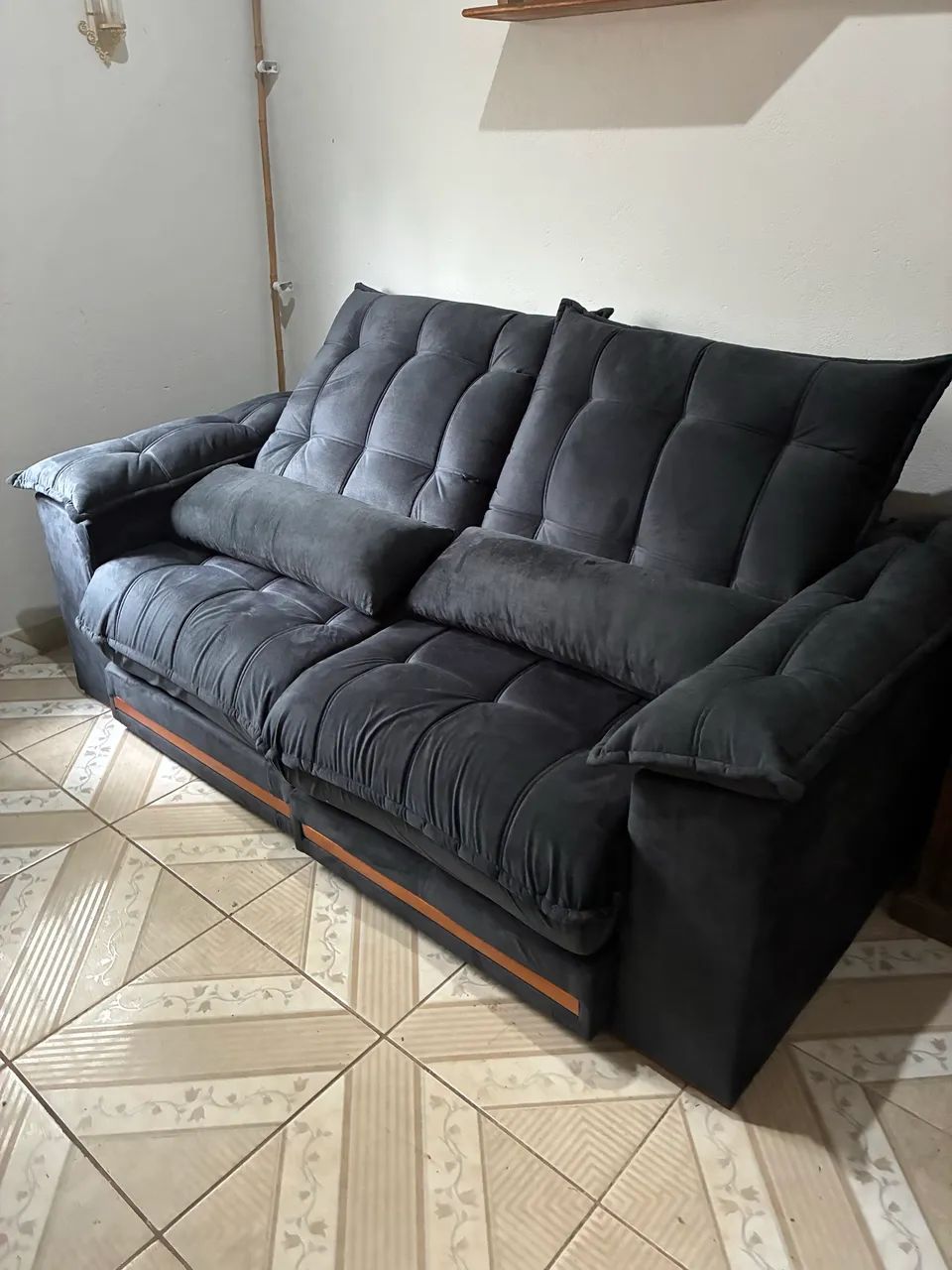 Sofá retrátil 2 lugares novinho 