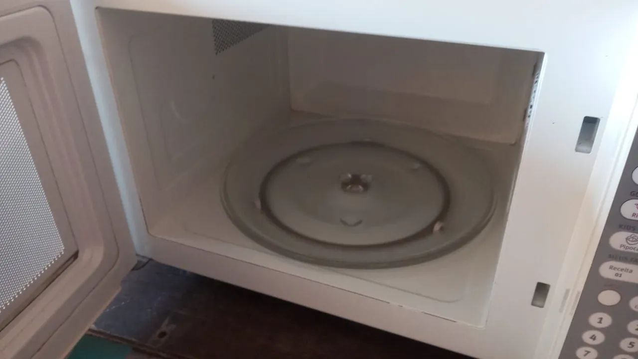 Microondas Eletrolux 30L litros Branco  - Foto 4